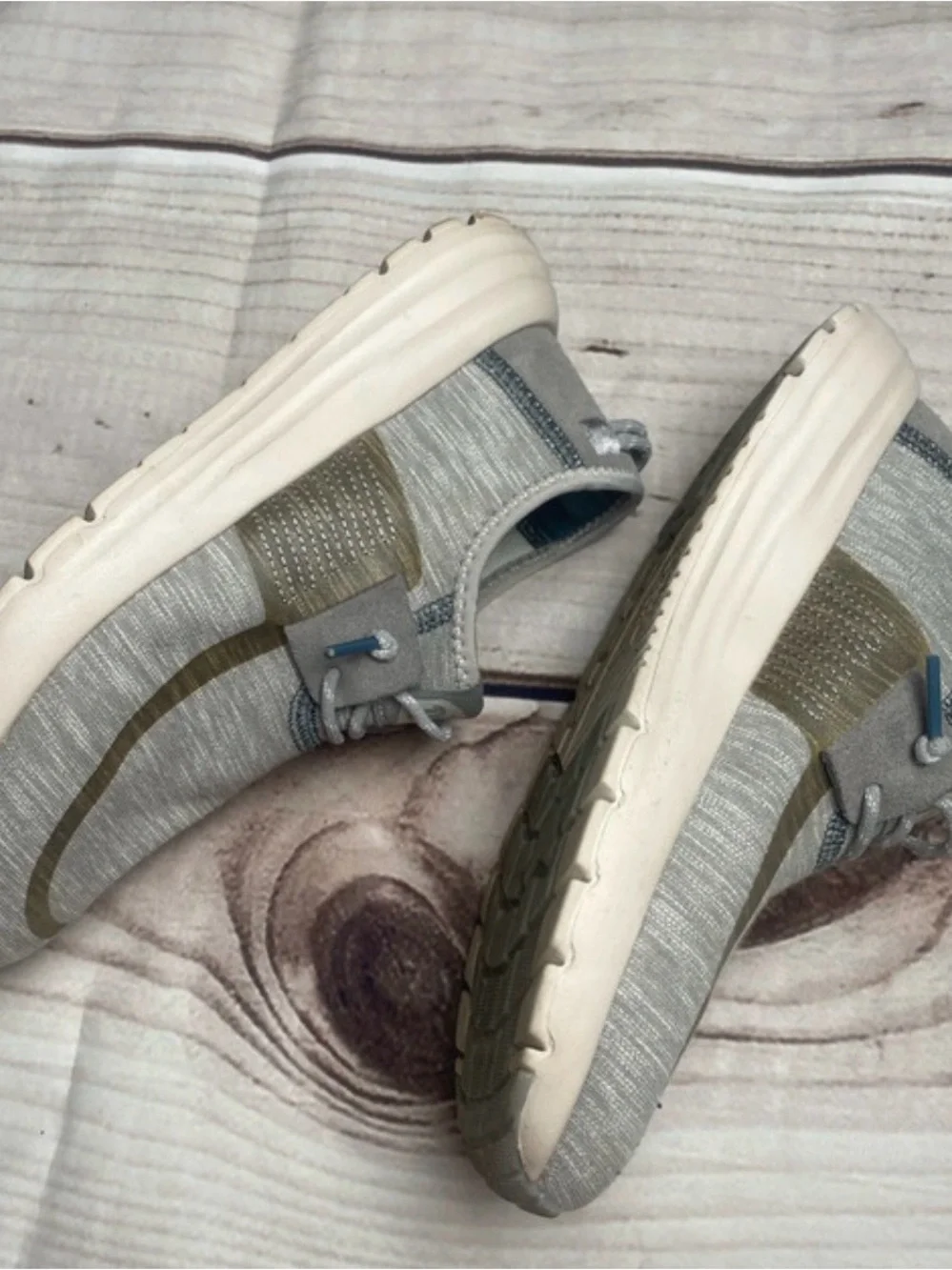 Hey Dude sirocco Gray Knit Slip-Ons with gold  Stripe women’s 6 EUC